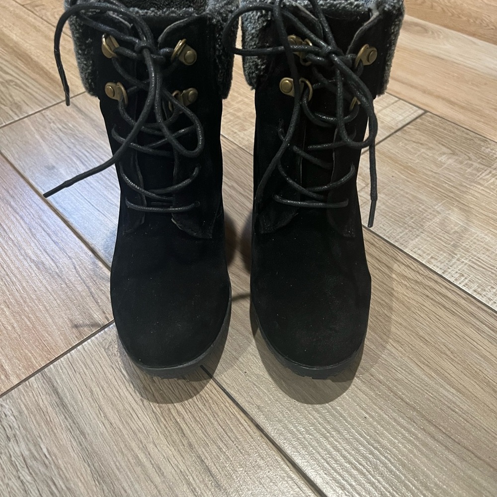 Women's Black suede Wedge Ankle Boots/booties - Picture 2 of 7